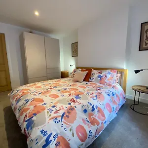 Stylish 3 Bedroom In Historic Centre Building Sheffield